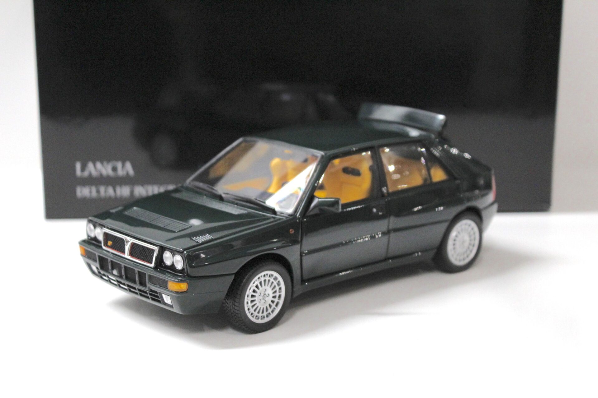 1:18 Kyosho Lancia Delta HF Integrale Verde York dark green