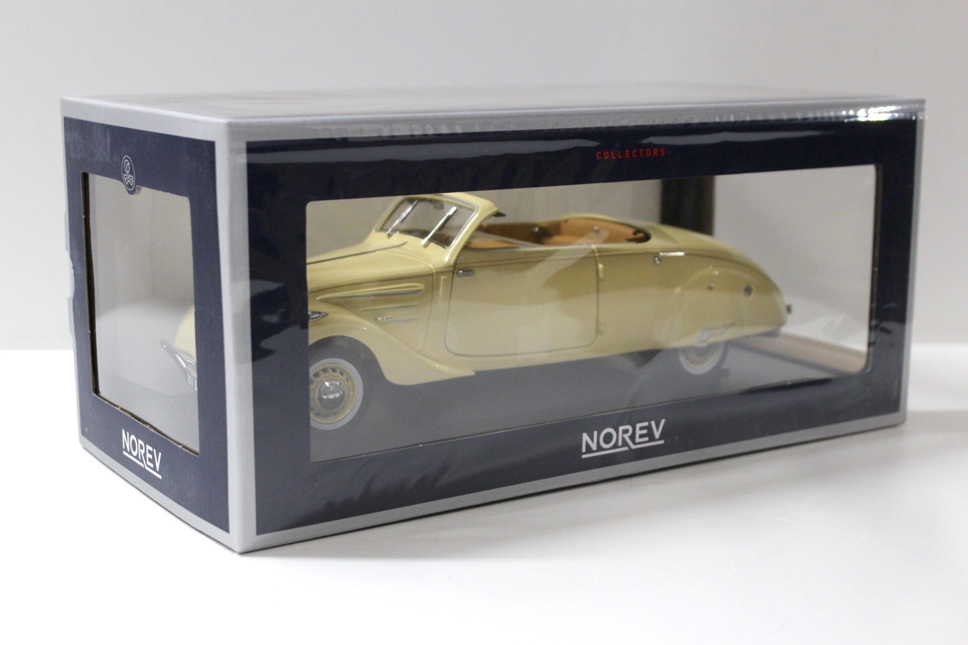 1:18 Norev Peugeot 402 Eclipse 1937 beige & Caramel