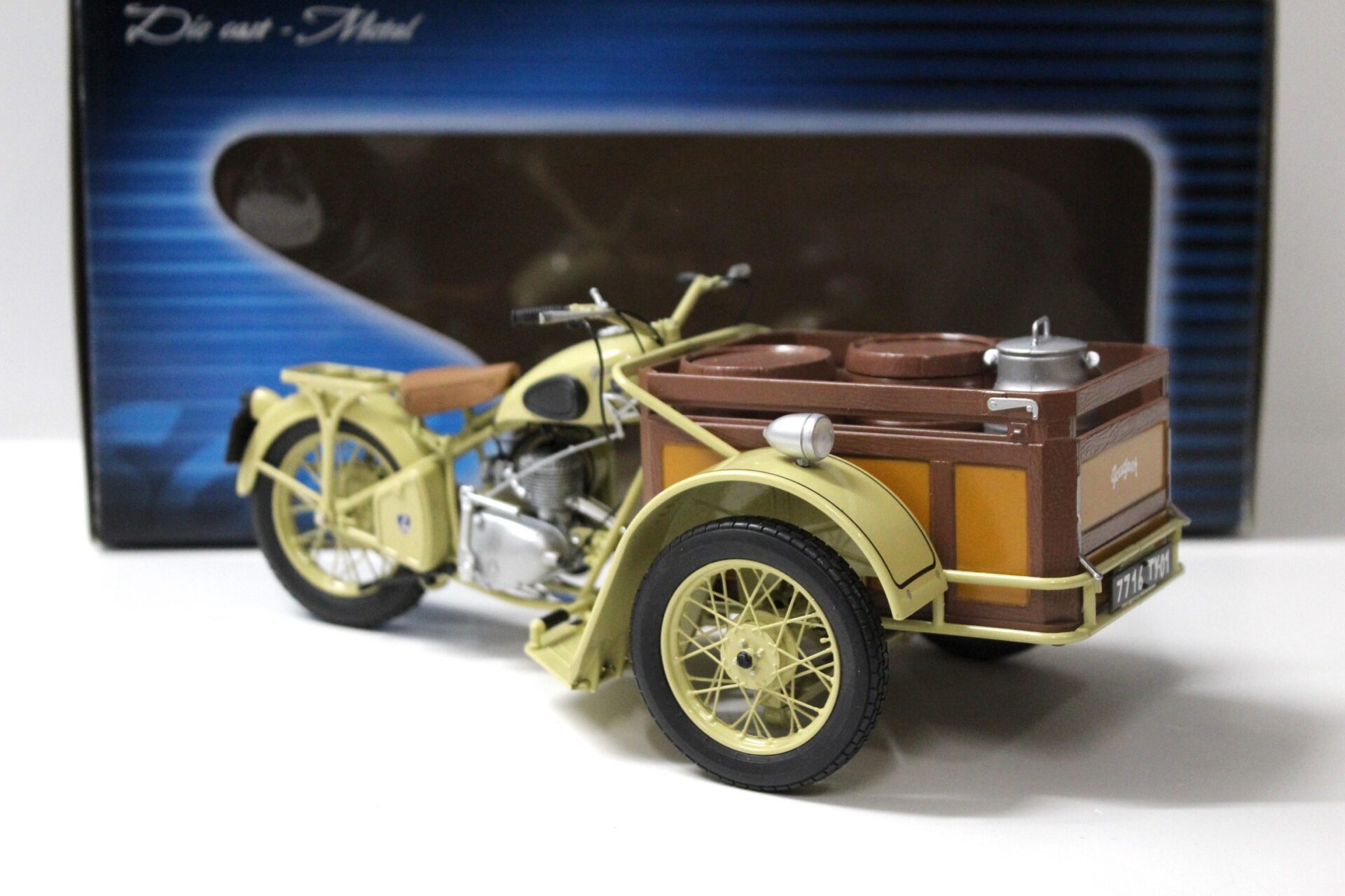 1:10 Solido Peugeot Triporteur 55 TN - 1952 Motorrad Bike beige