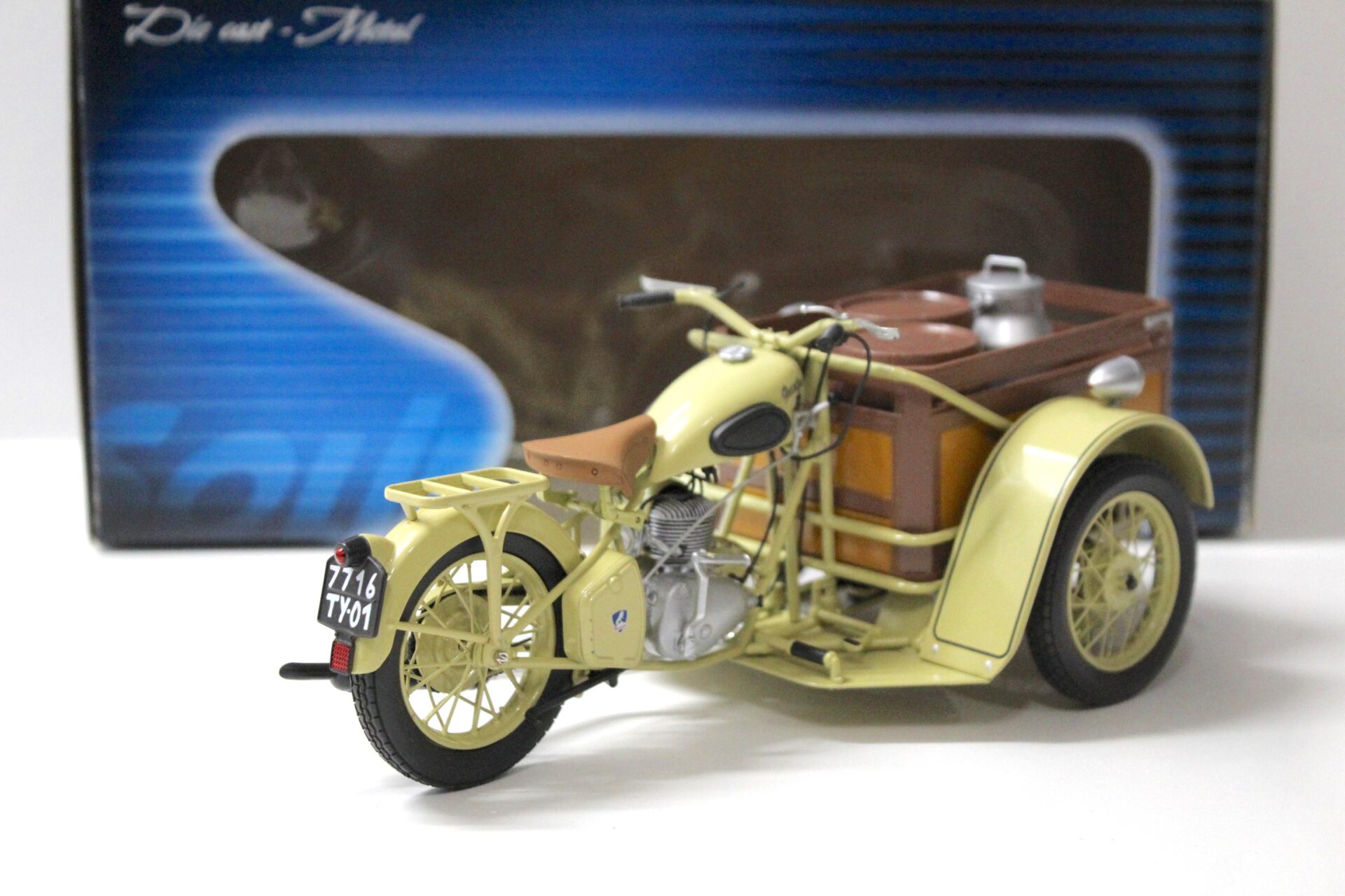 1:10 Solido Peugeot Triporteur 55 TN - 1952 Motorrad Bike beige