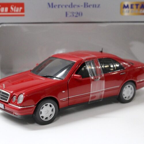 1:18 Sun Star Mercedes E320 Limousine Elegance red