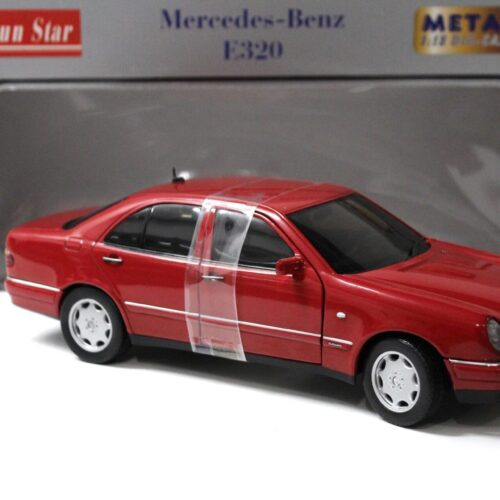 1:18 Sun Star Mercedes E320 Limousine Elegance red