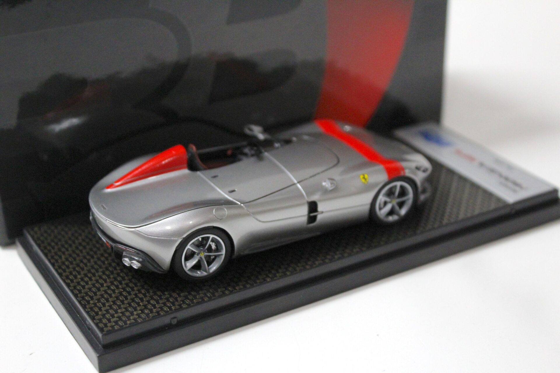 1:43 BBR Ferrari Monza SP1 Grigio Ferro metallic/ red Limited 65 pcs.