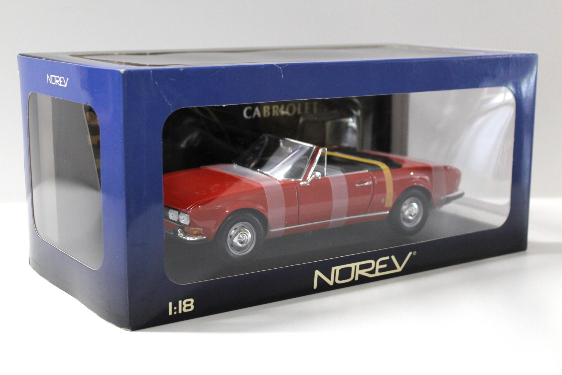 1:18 Norev Peugeot 504 Cabriolet red