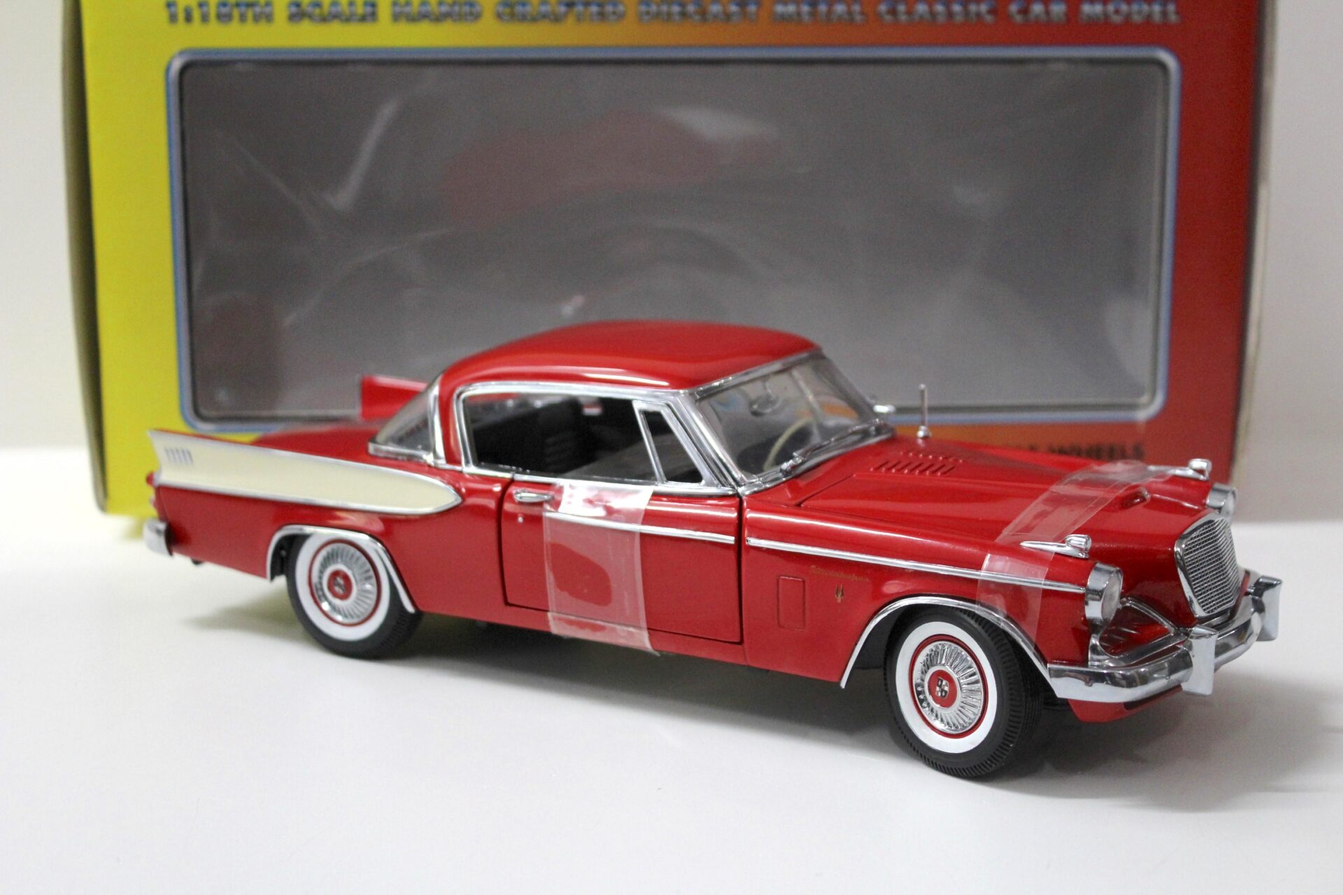 1:18 Motor City Classics 1957 Studebaker Golden Hawk Apache red