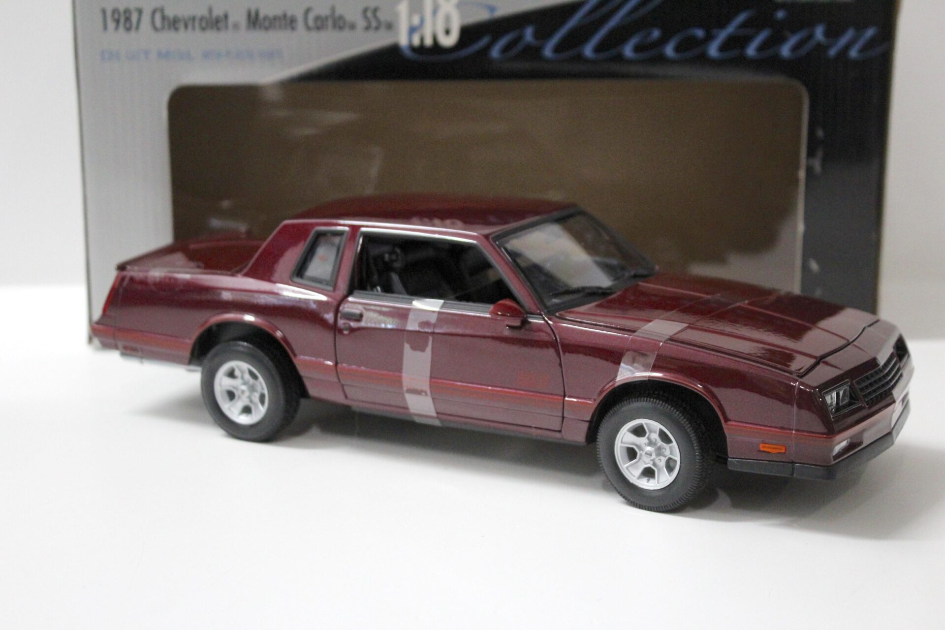 1:18 Welly 1987 Chevrolet Monte Carlo SS dark red