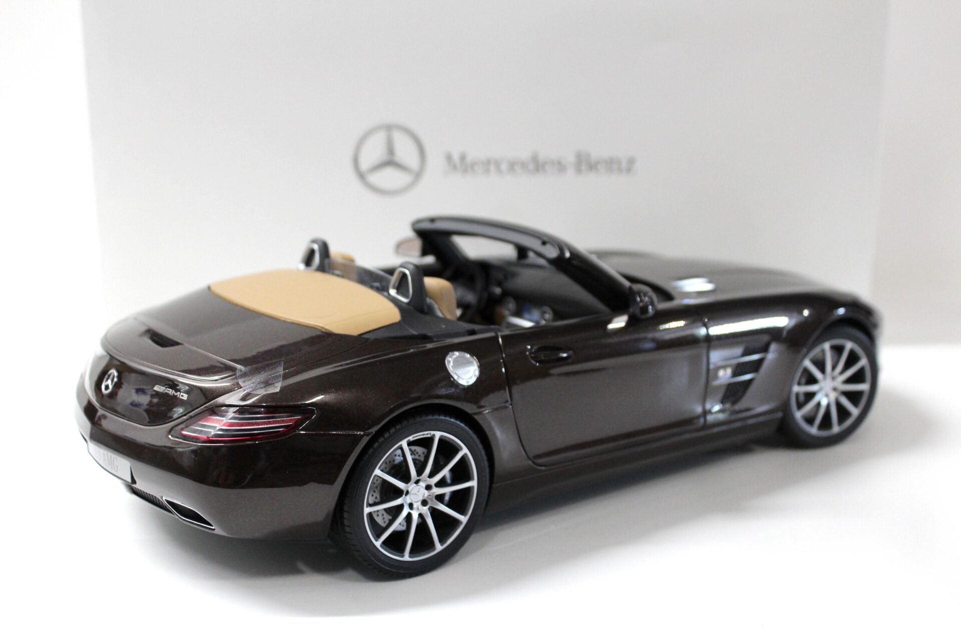 1:12 Premium ClassiXXs Mercedes SLS AMG Roadster Sepang brown DEALER VERSION