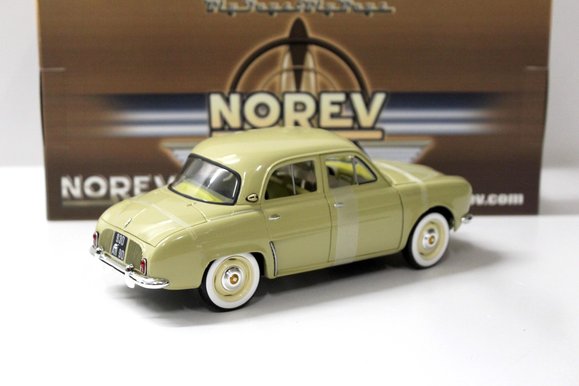 1:18 Norev Renault Dauphine beige-yellow 1958