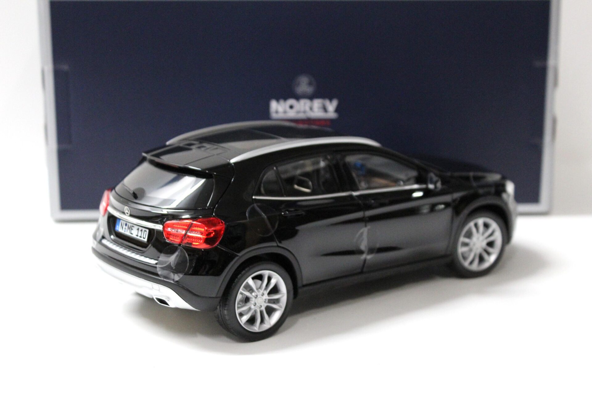 1:18 Norev Mercedes GLA -Klasse 2014 black