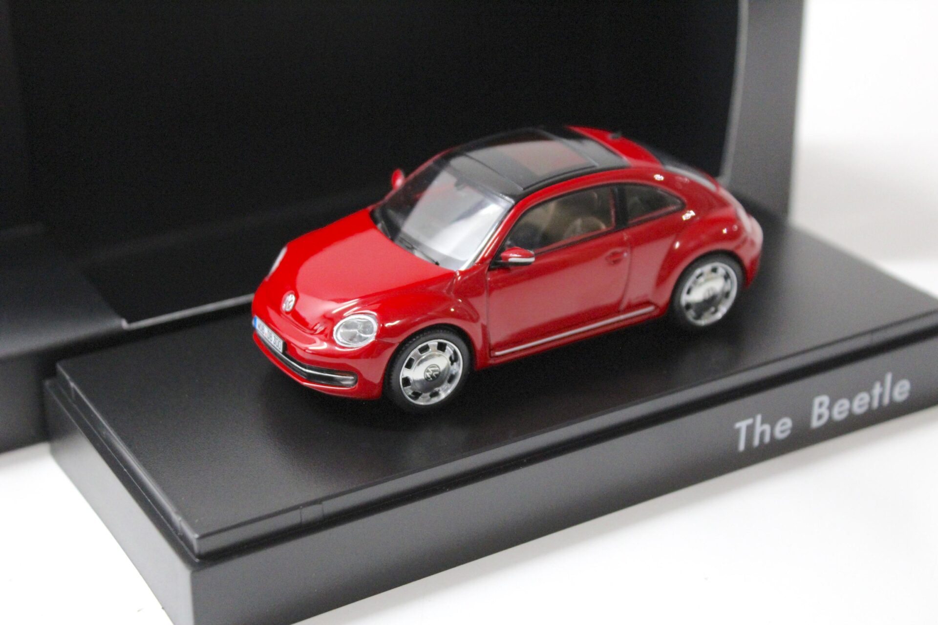 1:43 Schuco VW Beetle "The Beetle" 2012 red DEALER VERSION