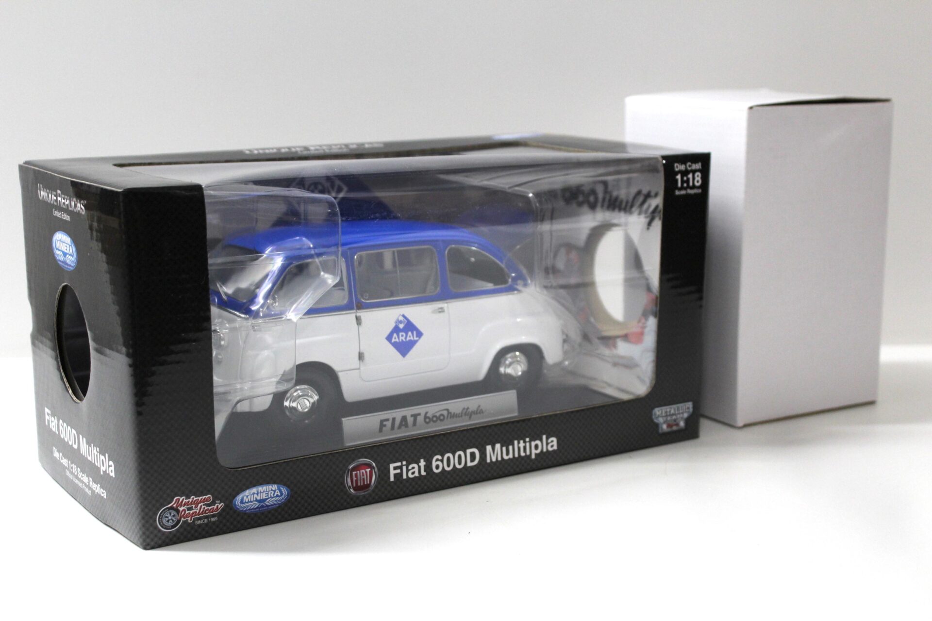 1:18 La Mini Miniera Fiat 600 D Multipla + Trailer ARAL white/ blue