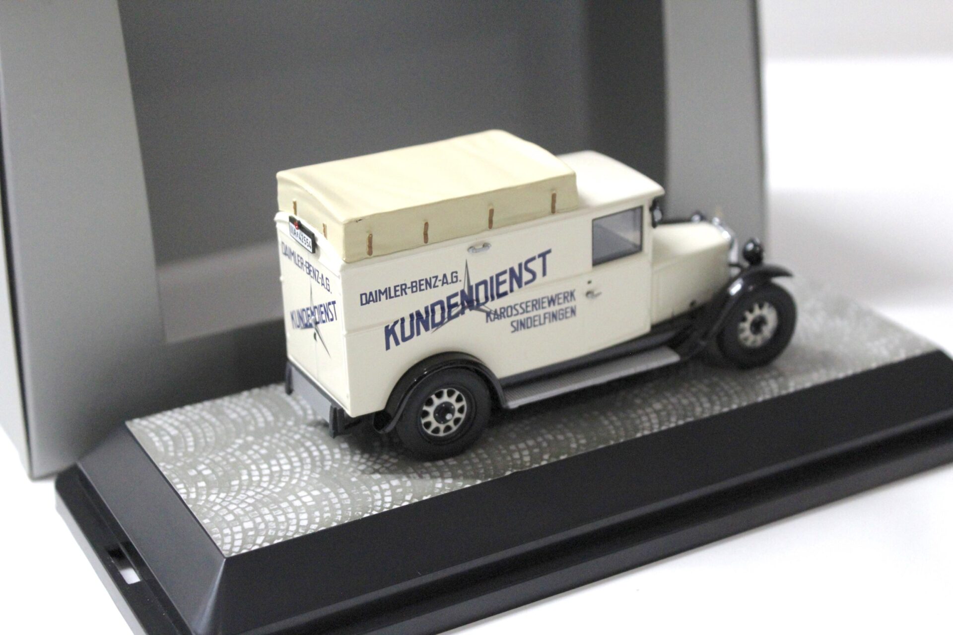 1:43 Premium ClassiXXs Mercedes L1000 Daimler-Benz Kundendienst DEALER VERSION