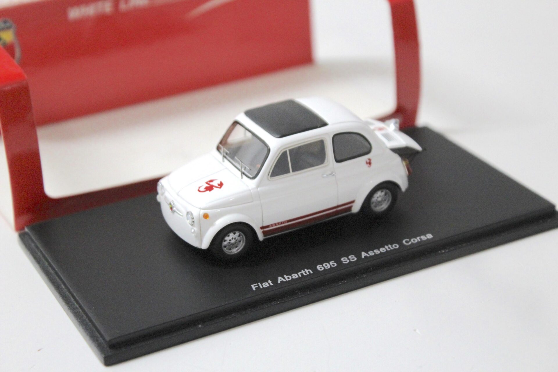 1:43 Spark Fiat Abarth 695 SS Assetto Corsa white/ red