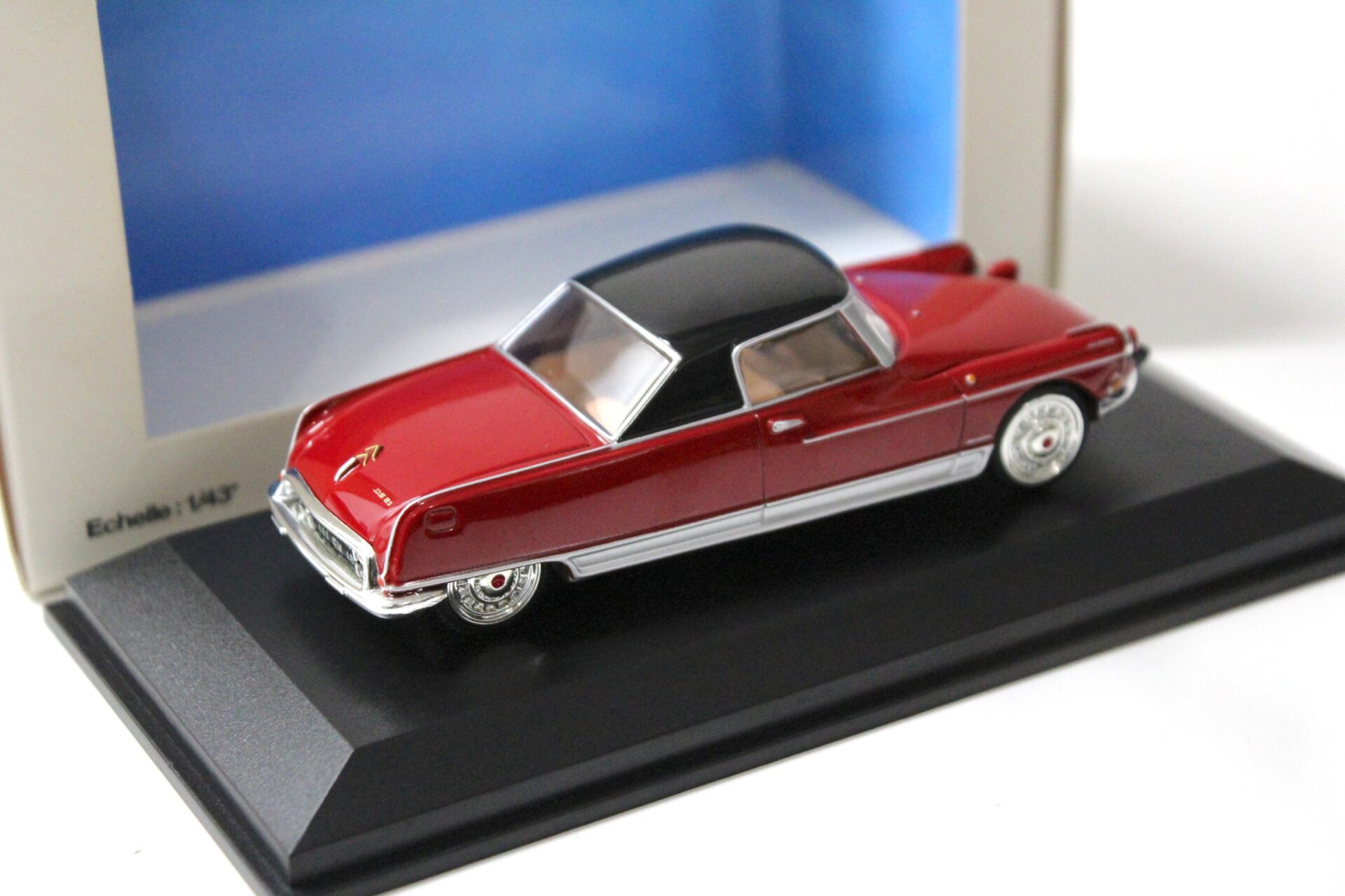 1:43 Norev Citroen Coupe CHAPRON "Le Dandy" red/ black roof