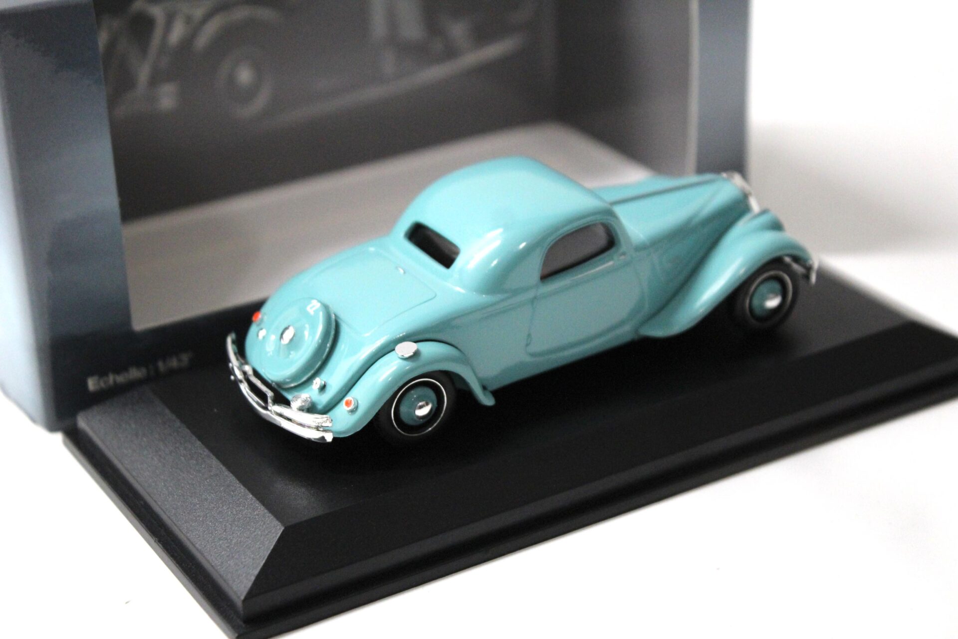 1:43 Norev Citroen Traction 22CV Faux-Coupe 1934 blue