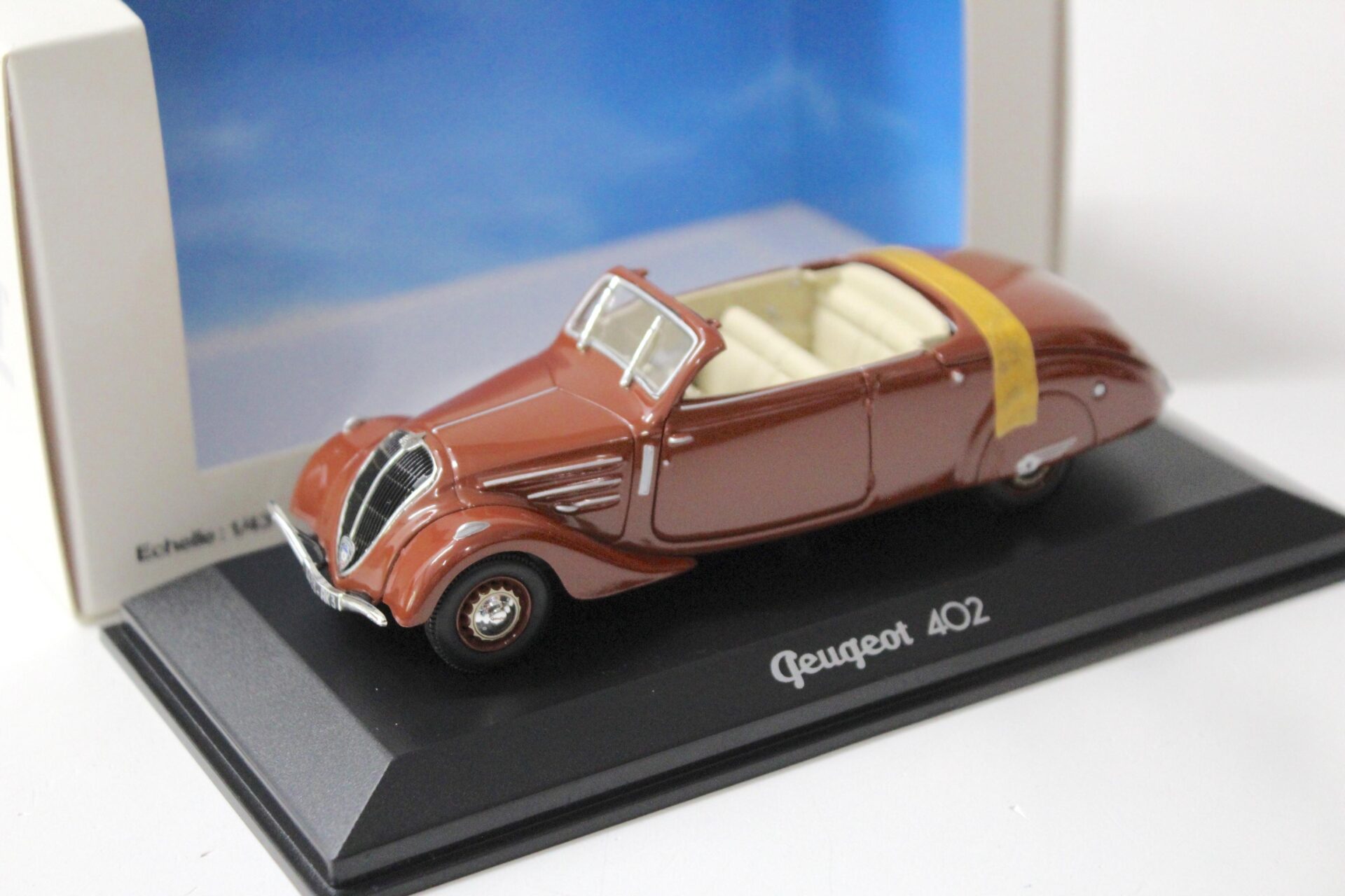 1:43 Norev Peugeot 402 Eclipse brown