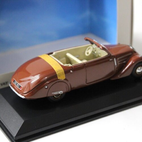 1:43 Norev Peugeot 402 Eclipse brown