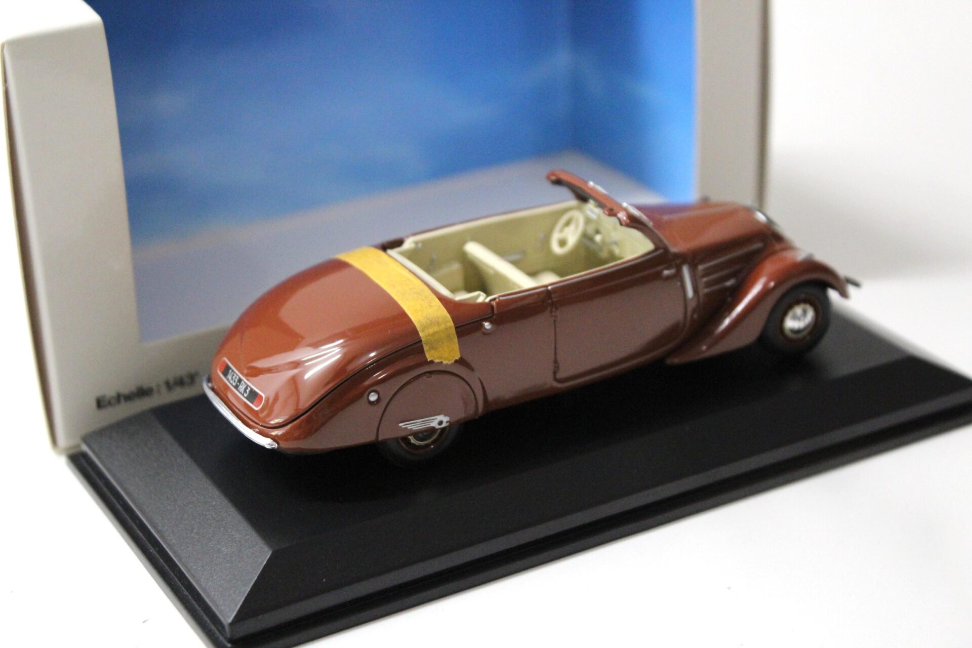 1:43 Norev Peugeot 402 Eclipse brown