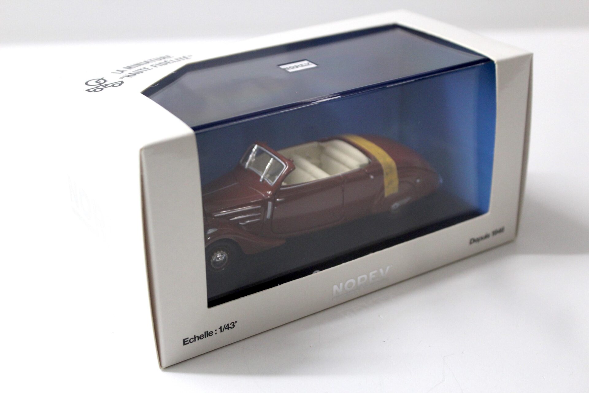 1:43 Norev Peugeot 402 Eclipse brown