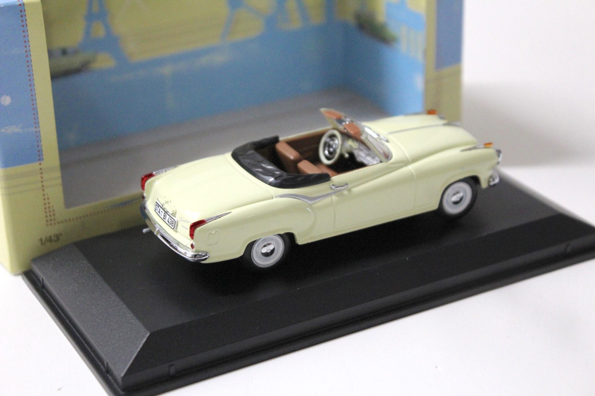 1:43 Norev Borgward Isabella Cabriolet yellow