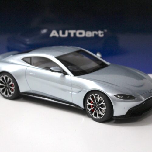 1:18 AUTOart Aston Martin Vantage 2019 Skyfall silver - Image 2