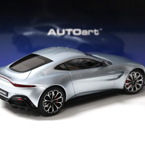 1:18 AUTOart Aston Martin Vantage 2019 Skyfall silver - Image 3