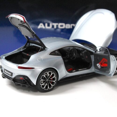 1:18 AUTOart Aston Martin Vantage 2019 Skyfall silver - Image 4