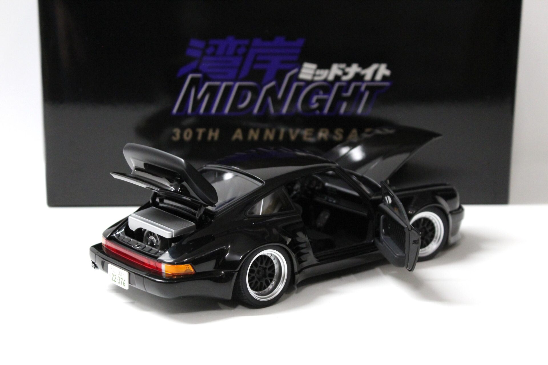 1:18 AUTOart Porsche 911 (930) Turbo Wangan Midnight "Blackbird" 30th Anniversary