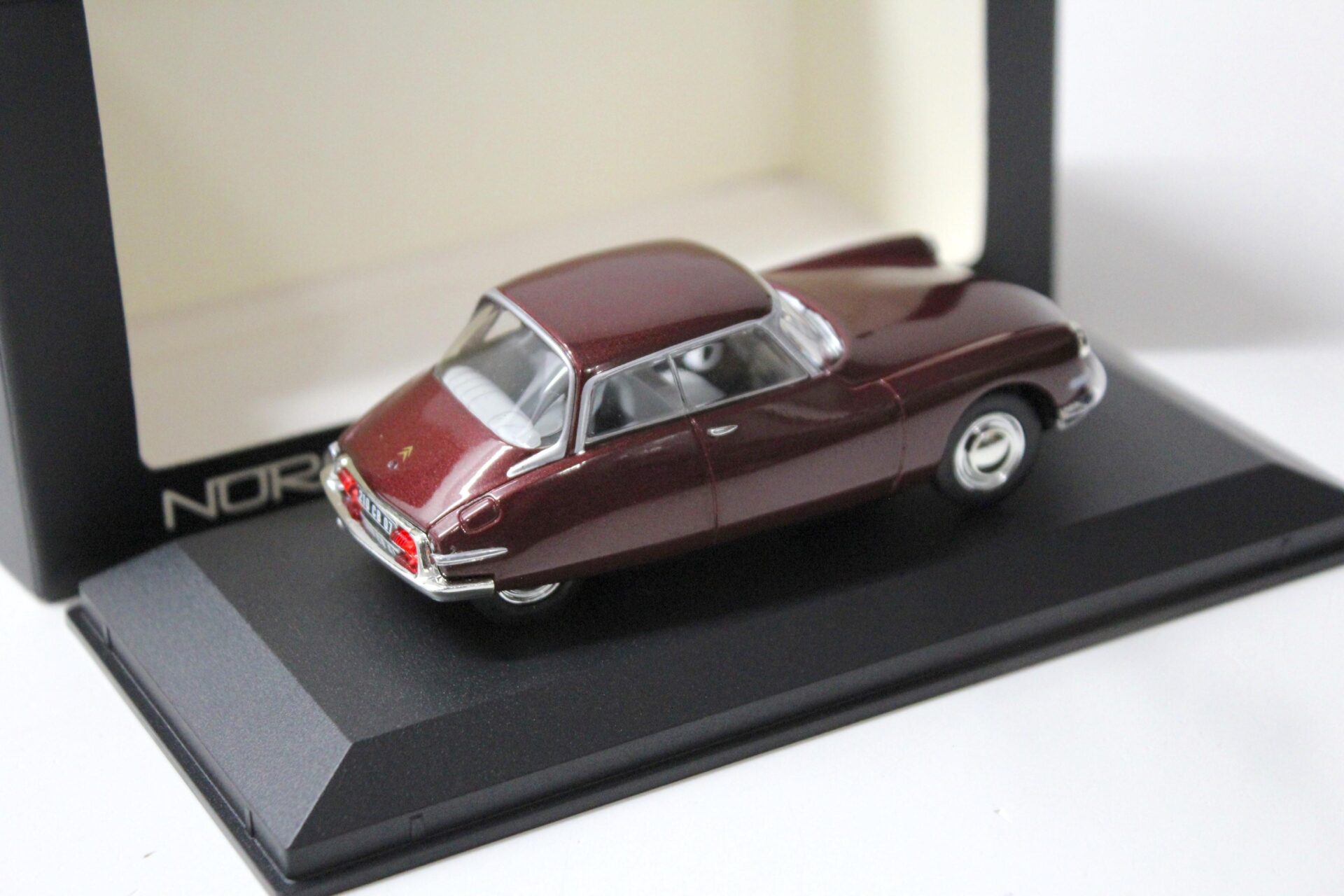 1:43 Norev Citroen DS 19 Coupe RICOU dark red 1959