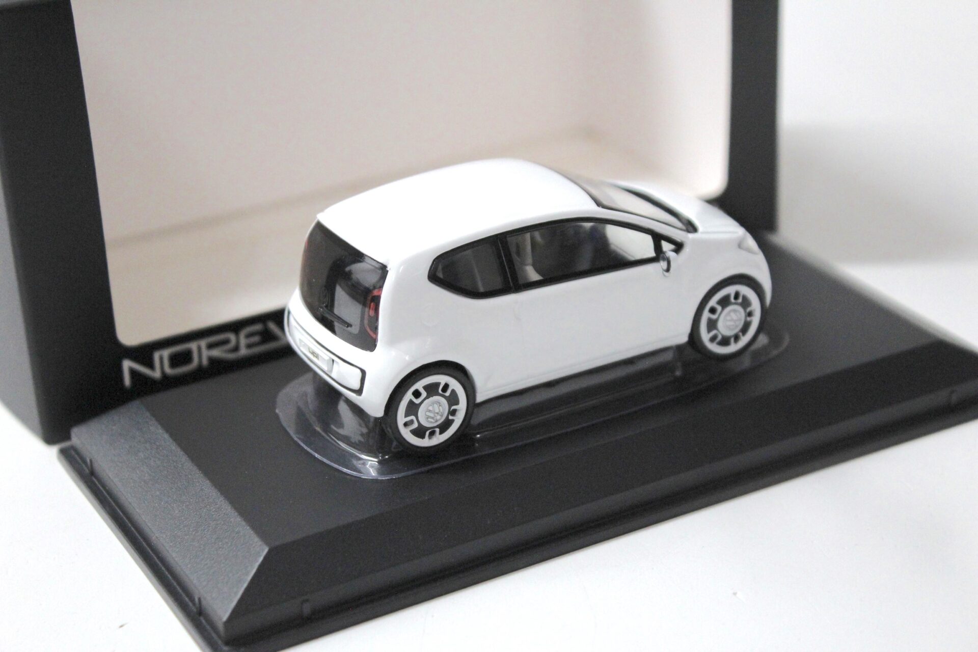 1:43 Norev Volkswagen VW UP! white 2007