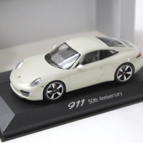 1:43 Minichamps Porsche 911 (991) Carrera "50th Anniversary" pearl white DEALER VERSION