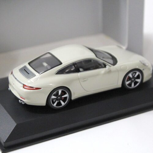 1:43 Minichamps Porsche 911 (991) Carrera "50th Anniversary" pearl white DEALER VERSION