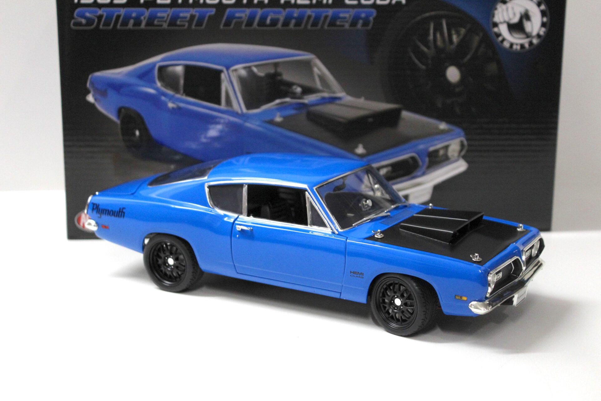 1:18 ACME Plymouth Hemi Cuda Street Fighter 1969 corparate blue/ black