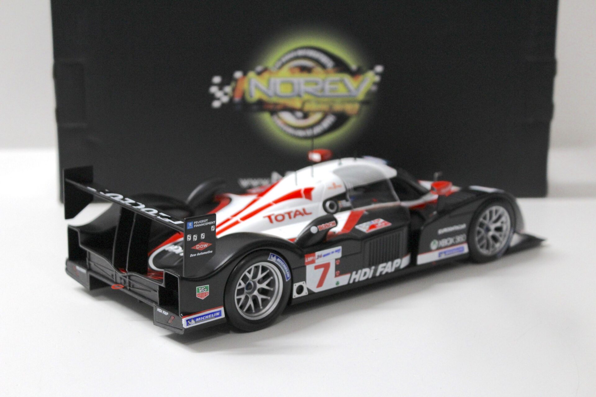 1:18 Norev Peugeot 908 HDi FAP Le Mans LM 2008 Total #7