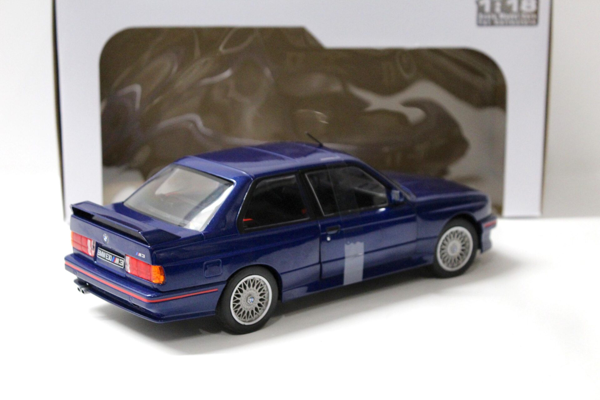 1:18 Solido BMW M3 (E30) Coupe Mauritius blue 1990