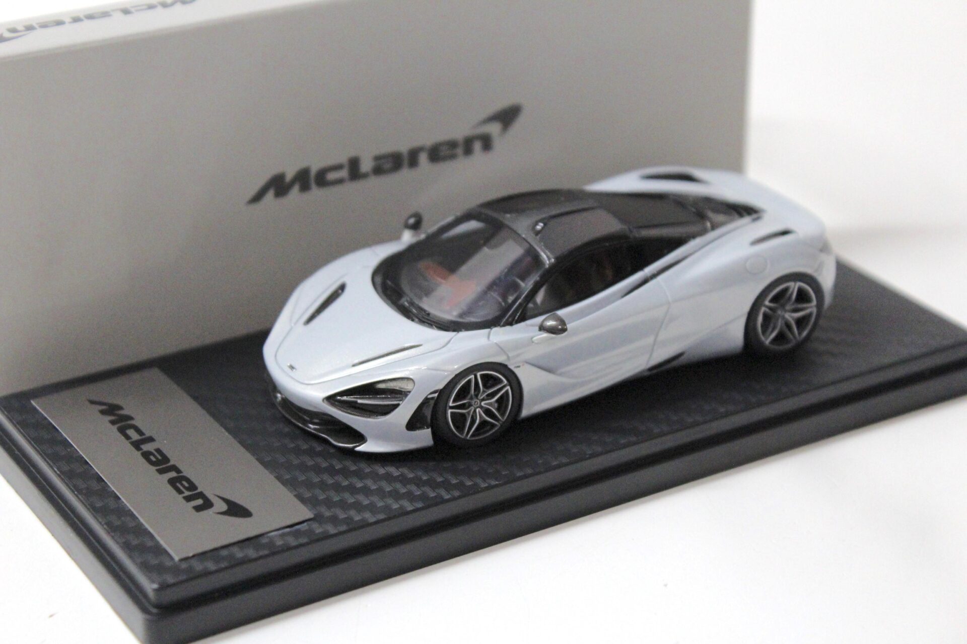 1:43 True Scale TSM McLaren 720S (P14) Coupe 2017 Gletscher white DEALER VERSION