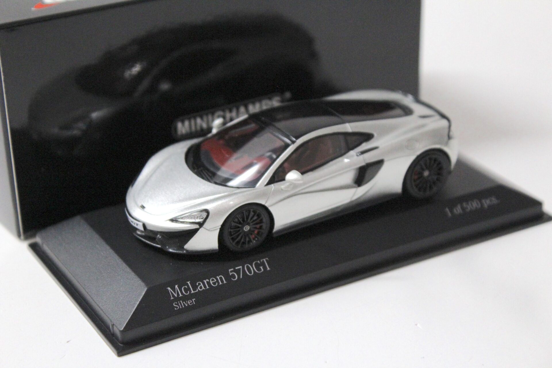 ID 55780 orig.jpg 1:43 Minichamps McLaren 570GT Coupe 2017 silver metallic DEALER VERSION