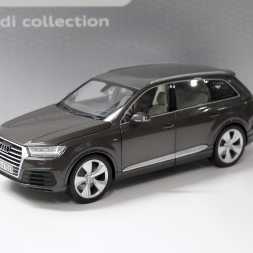 1:18 Minichamps Audi Q7 Argus brown DEALER VERSION