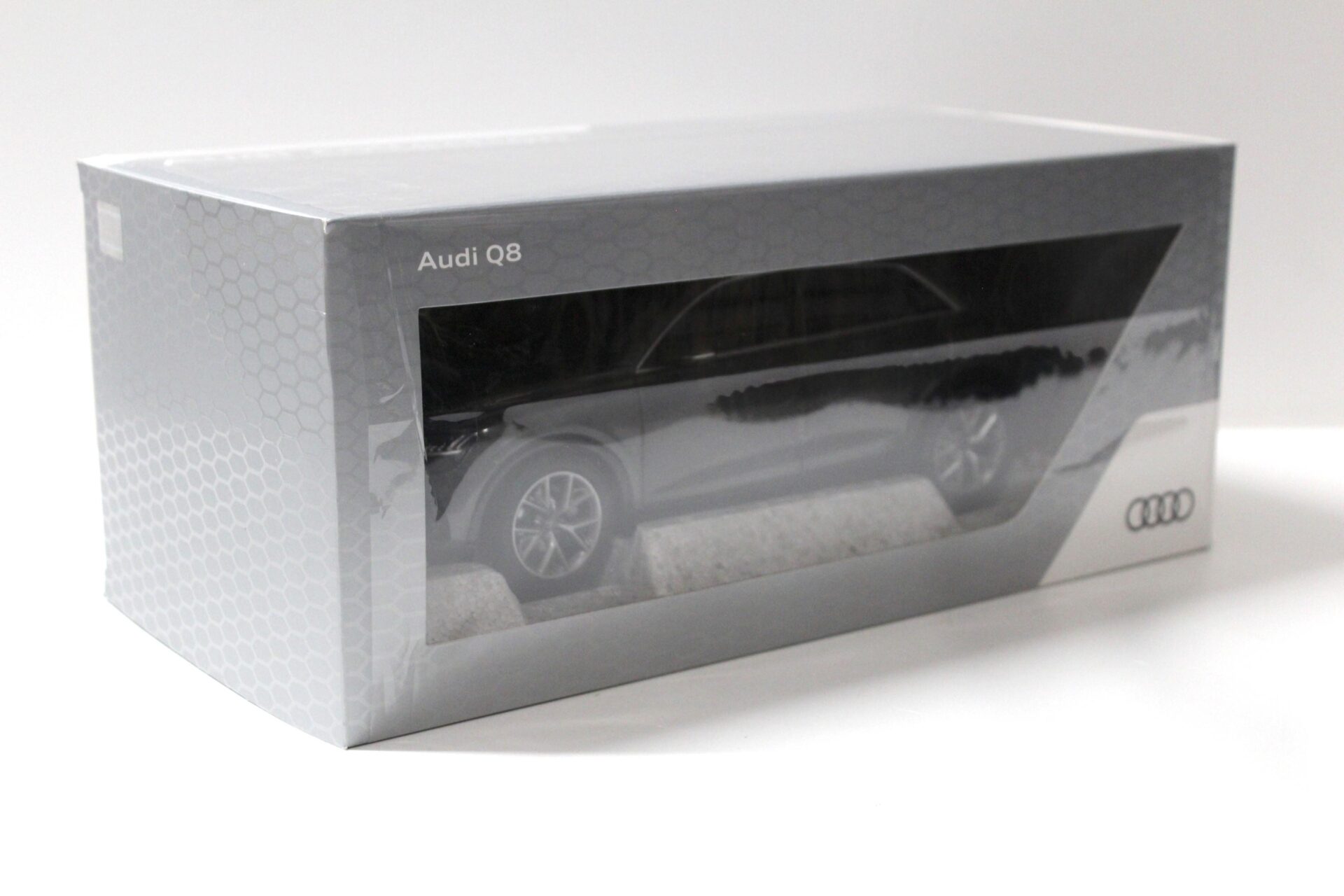 1:18 Norev Audi Q8 SUV Samurai grey DEALER VERSION