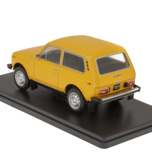 1:24 Hachette East Legendary Lada Niva VAZ-2121 yellow 1977