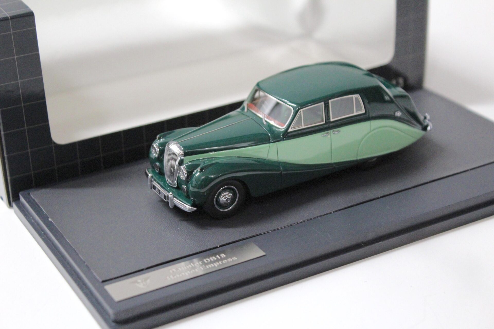 1:43 Matrix Daimler DB18 Hooper Empress dark green/ green