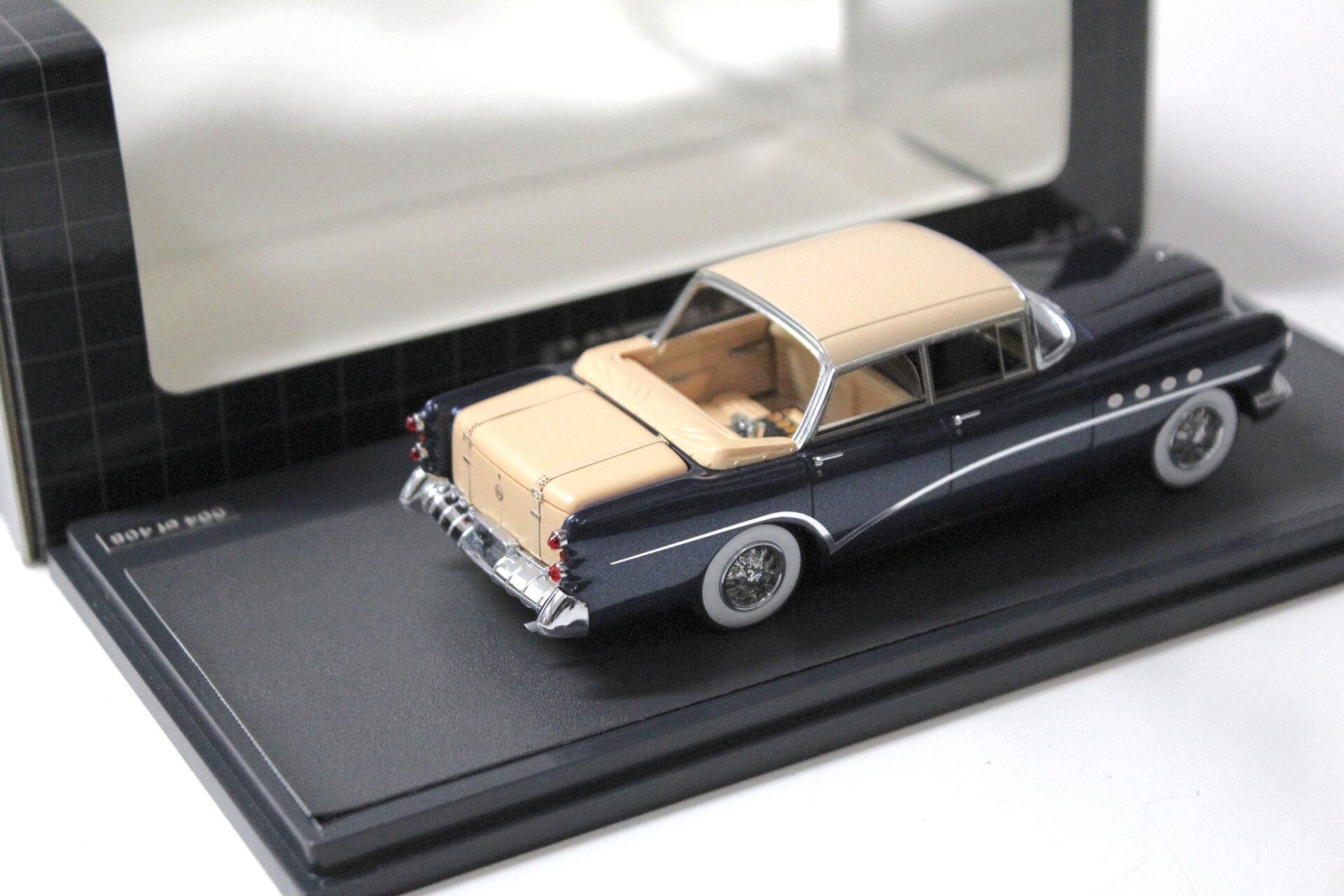 1:43 Matrix 1954 Buick Landau Concept blue metallic