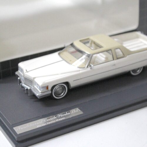 1:43 Matrix 1967 Cadillac Mirage Sports Wagon Pick-Up Traditional Coach beige/ white