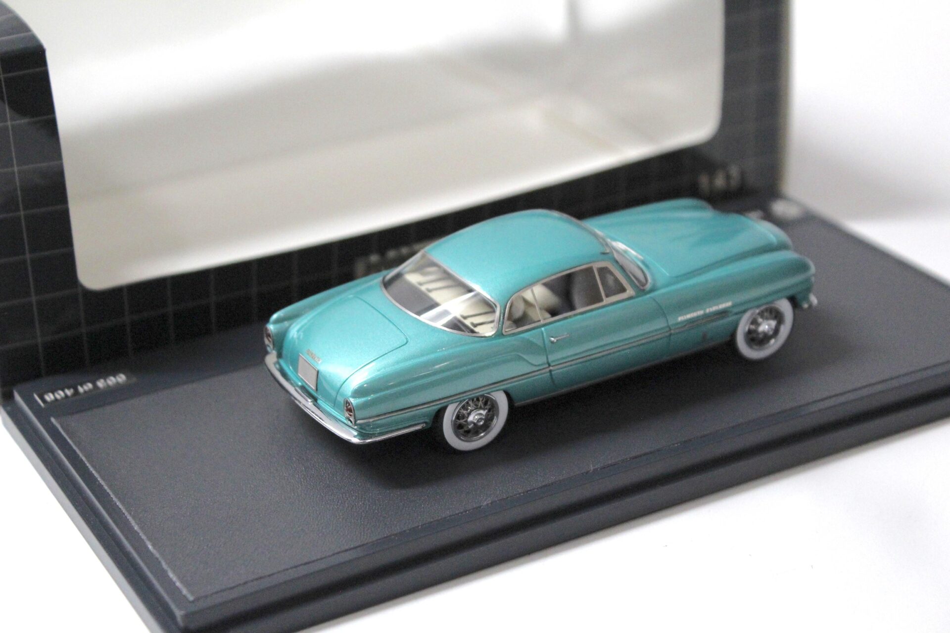 1:43 Matrix 1954 Plymouth Explorer Ghia Coupe green metallic
