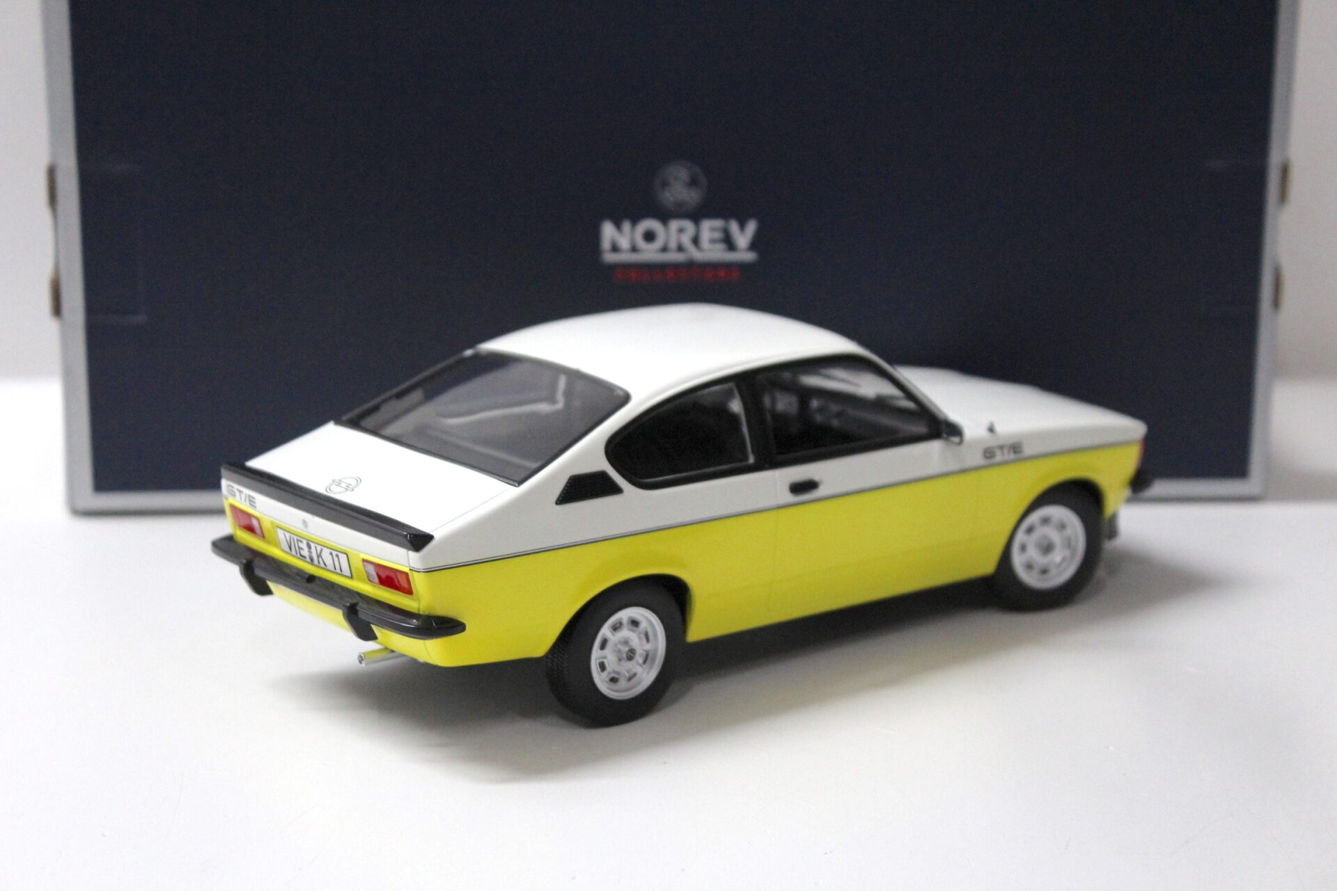 1:18 Norev Opel Kadett GT/E C-Coupe 1977 white/ yellow