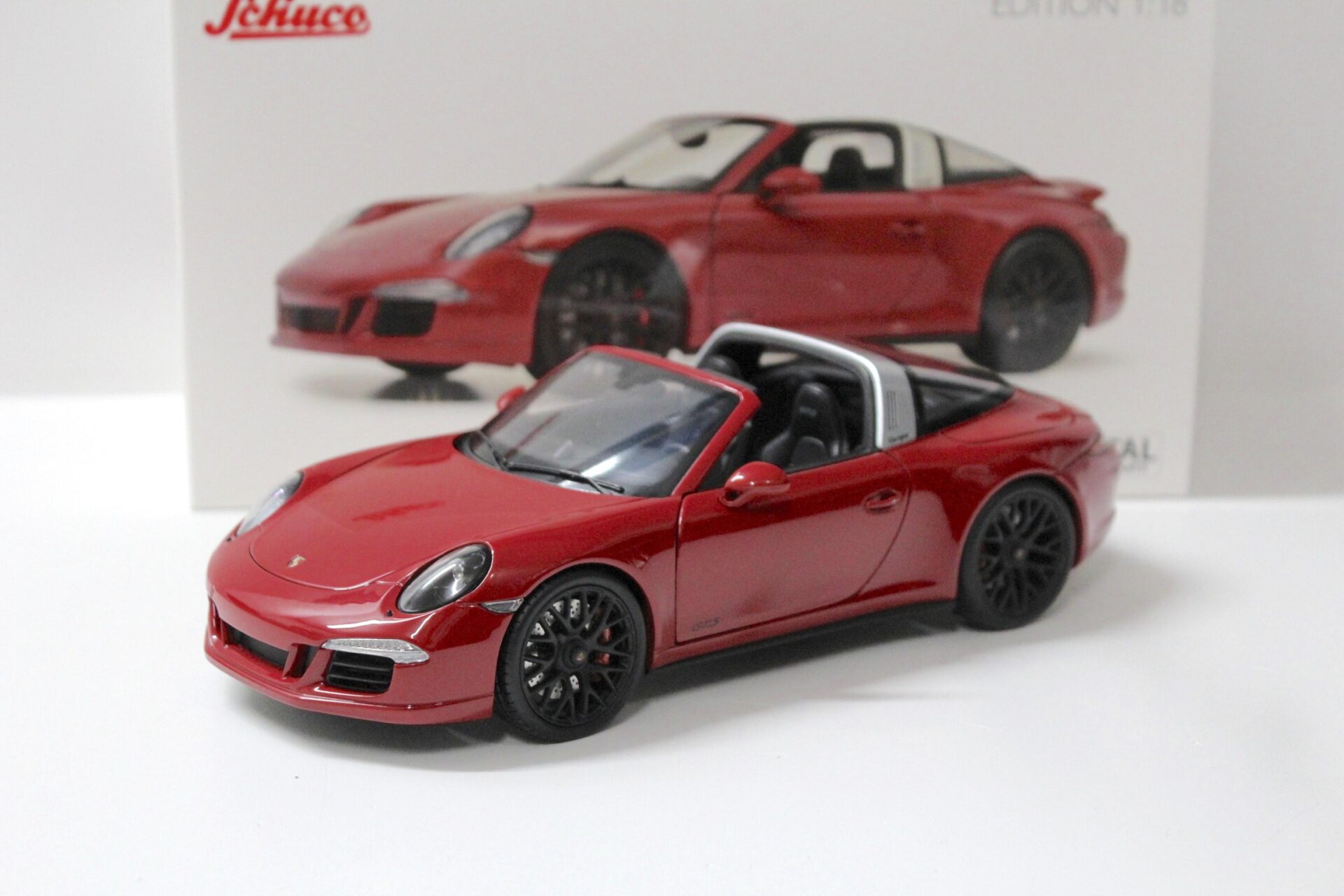 ID 56044 orig.jpg 1:18 Schuco Porsche 911 (991.1) Carrera 4 GTS Targa Karmin red