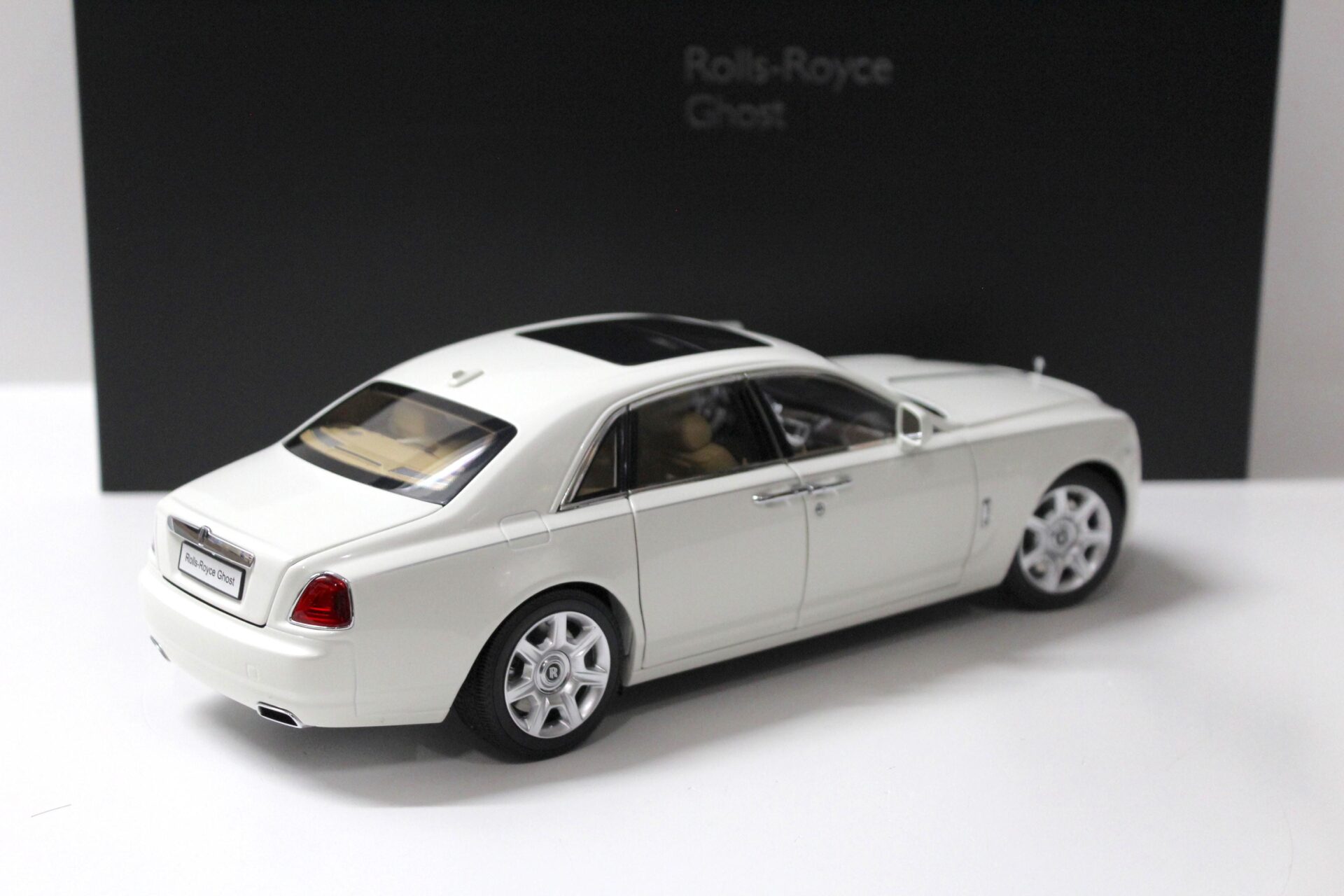 1:18 Kyosho Rolls Royce Ghost english white