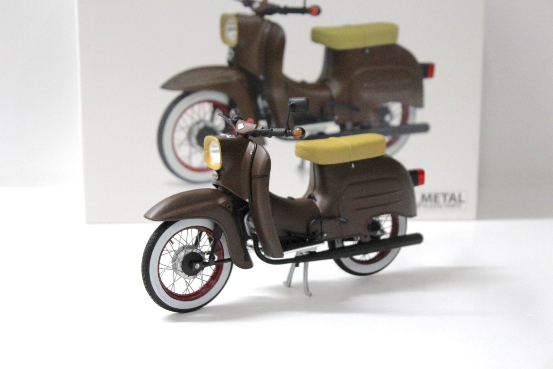 ID 56109 orig 1.jpg 1:10 Schuco Simson Schwalbe KR51/1 "Custom II" matt brown