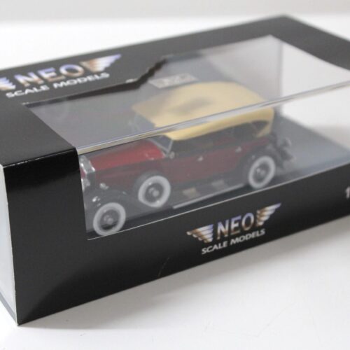 1:43 NEO Packard 733 Straight 8 Sport Phaeton 1930 red/ beige Top