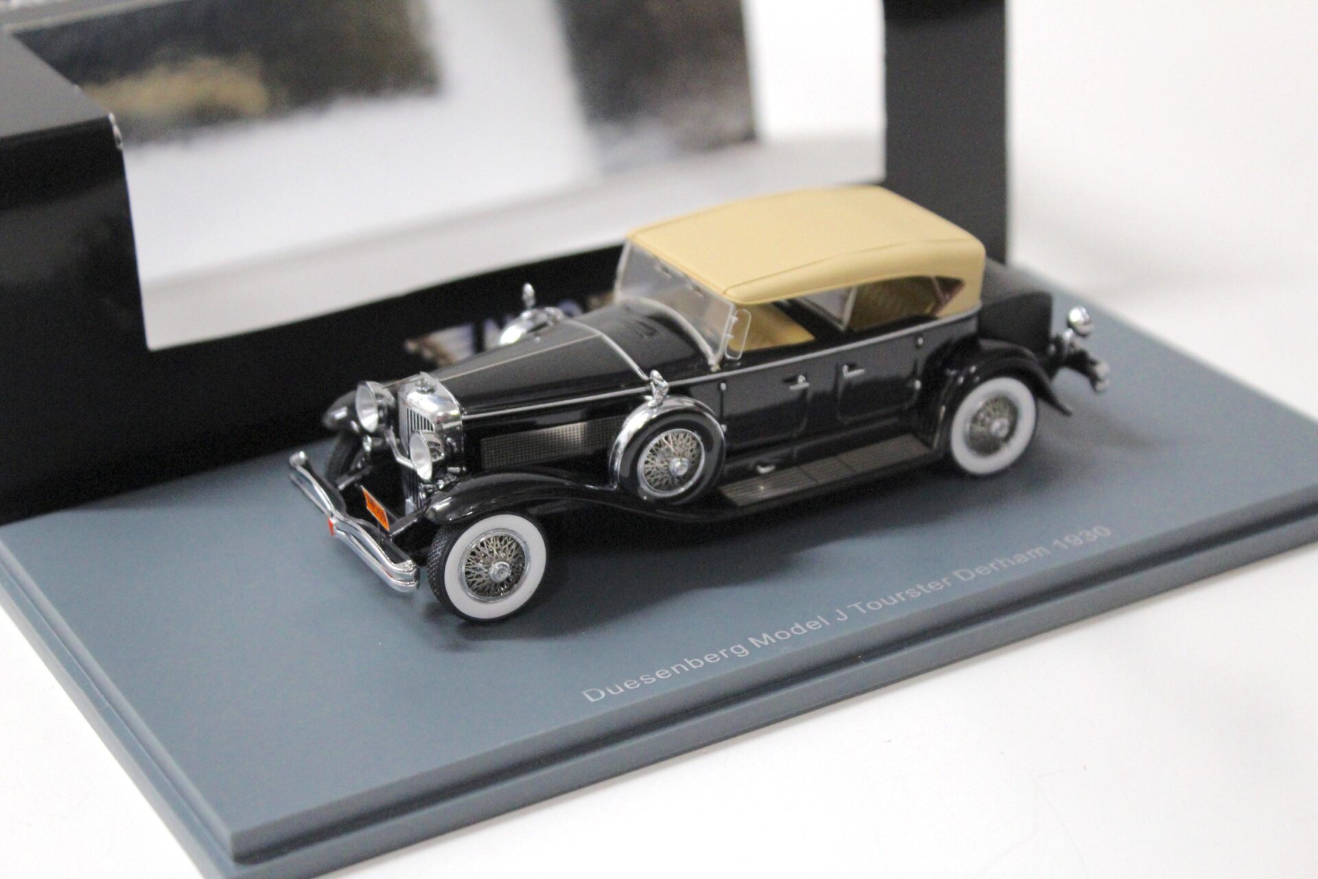 ID 56143 orig 1.jpg 1:43 NEO Duesenberg Model J Tourster Derham 1930 black/ beige Top